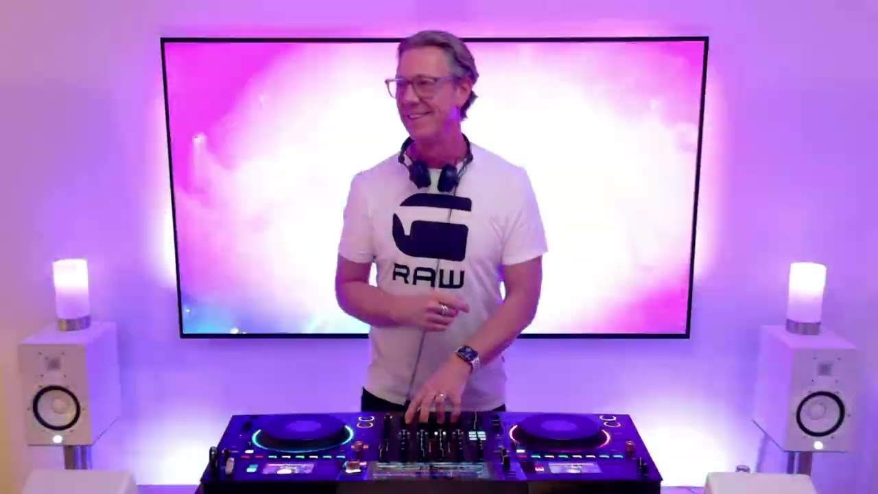 Marco Montana@Advent Noir Sessions - Room_404