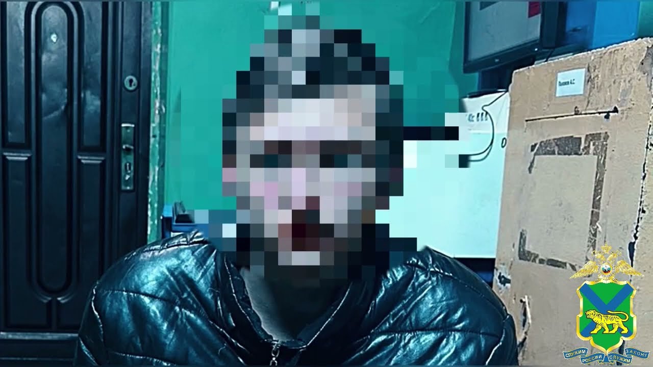 Во Владивостоке задержан наркозакладчик, который в надежде избежать поимки пытался переплыть озеро