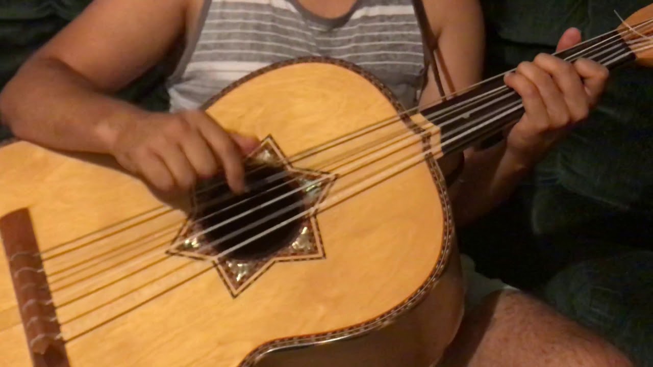 Como pisar TODAS LAS NOTAS de guitarron - Escala cromatica para el guitarron