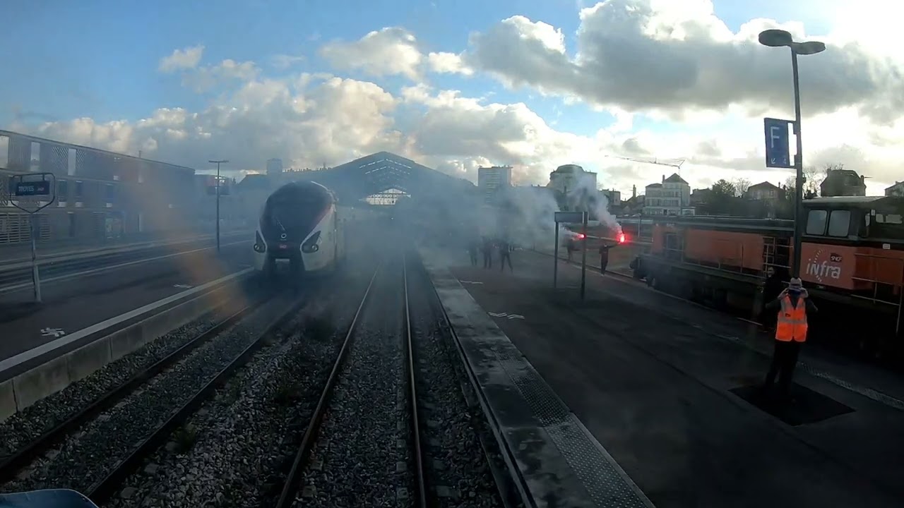 Le dernier Train de Nico : Vue depuis la Cabine en CC72074
