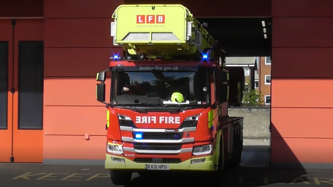 [MOBILISE TONES] Old Kent Road 64m Turntable Ladder & Pump Ladder Turnouts - London Fire Brigade