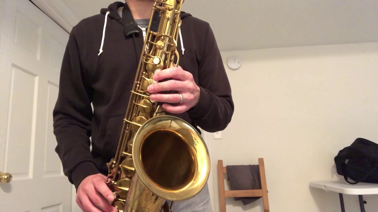 1946 319,xxx Conn 10M Tenor Saxophone Demo, www.dcsax.com