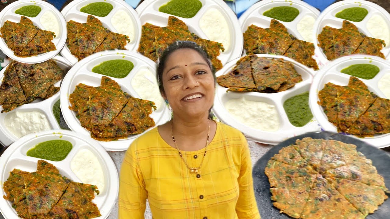 Leena Bhabhi Selling Authentic Thalipeeth On Street With Her Husband | Indian Street Food