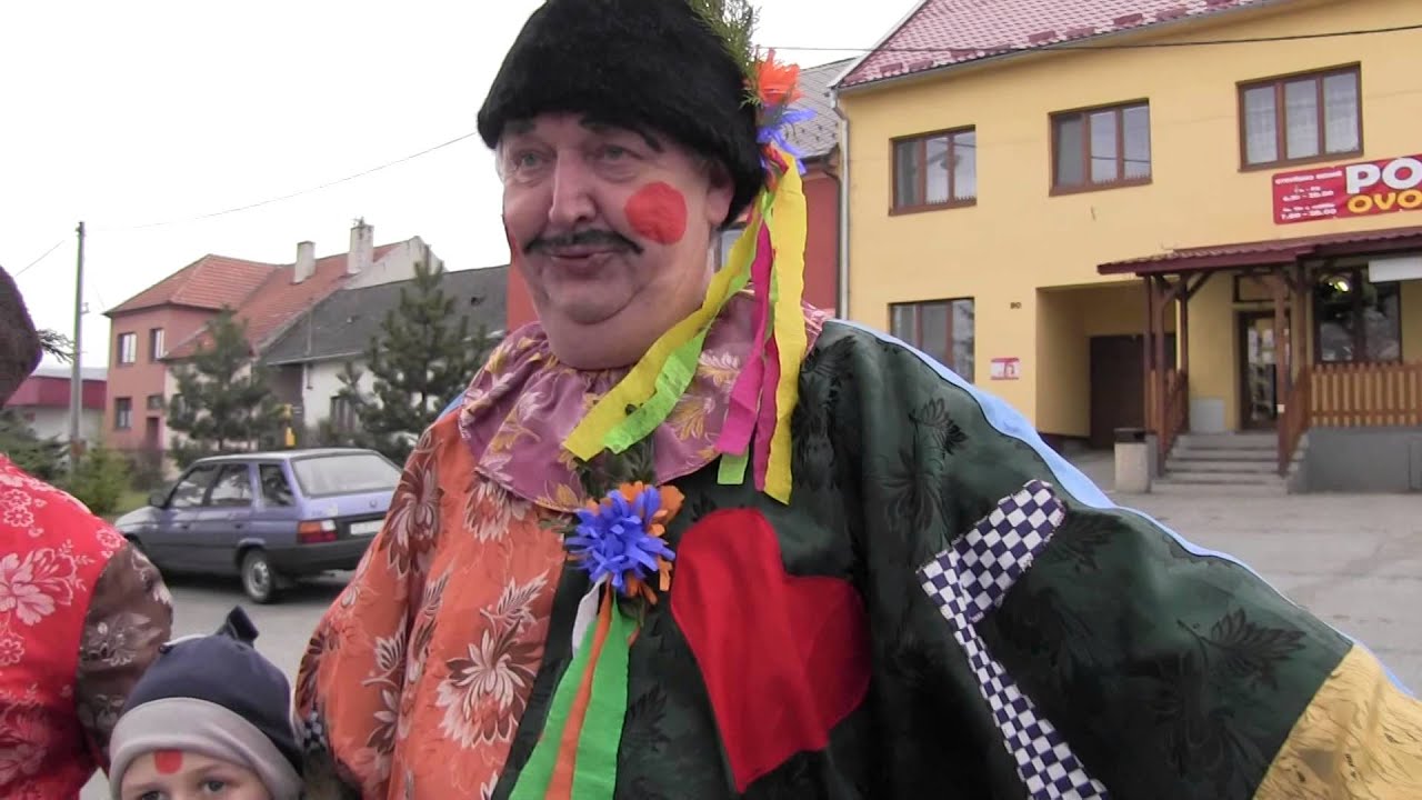 BÁNOV-Jedinečné pondělní fašankové chození s JURŮ A CEPEM, dvojicí píšťaláků a zpěváky ze sboru 8.