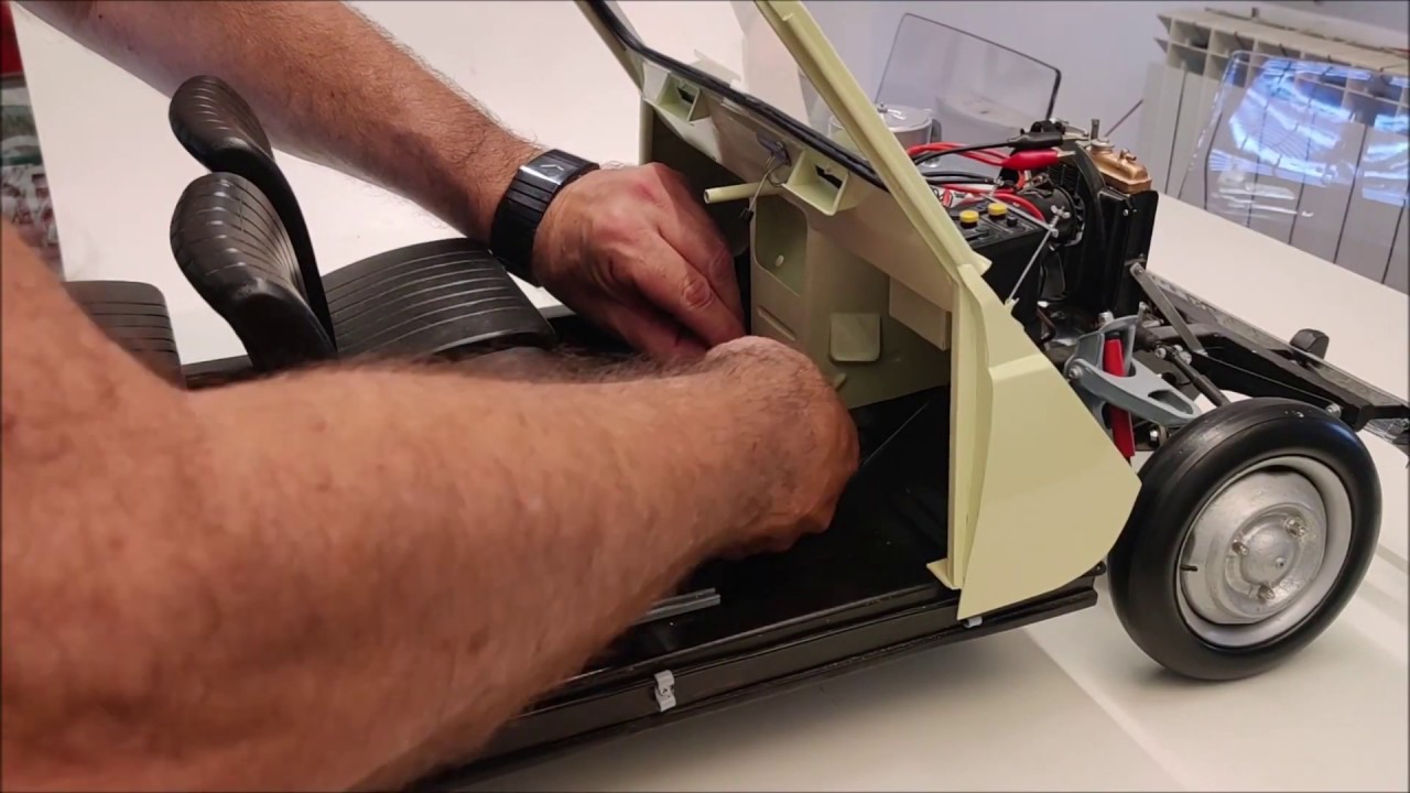 Renault 4 model car - Firewall