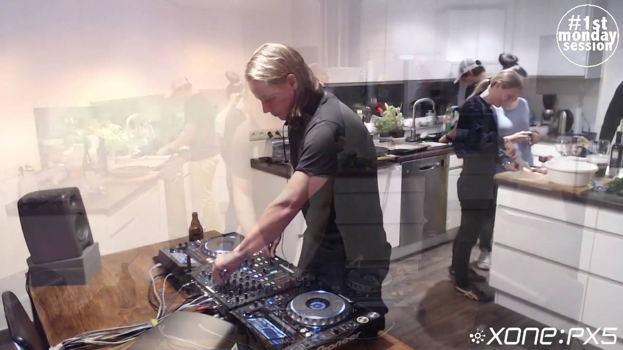 #1stmondaysession - Episode 7 w/ Chris Manura  (Ackerdub, 3000°, Distillery, Leipzig)