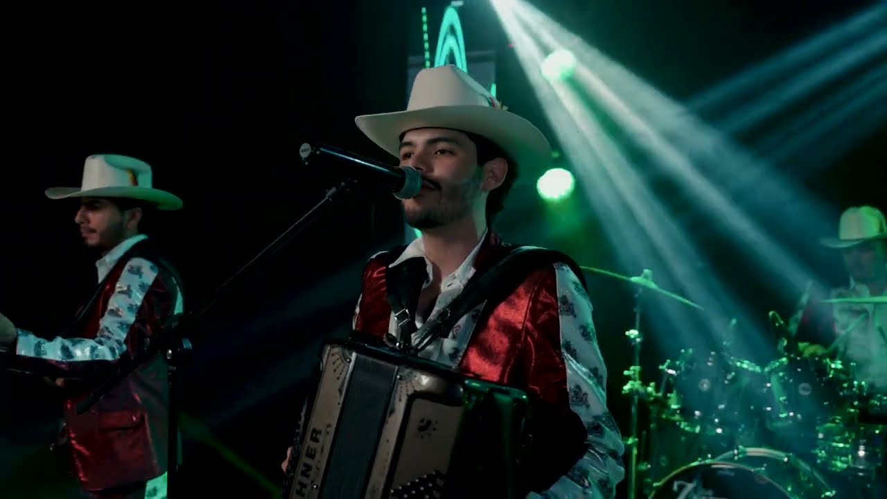 Los Zutanos de Culiacan - El Dos De Oros (En VIvo)
