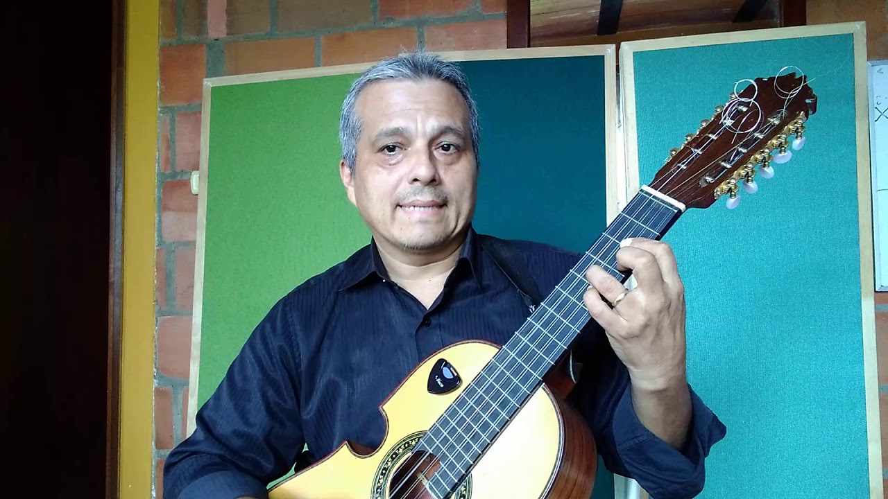 Tutorial # 4 de cuatro puertorriqueño. Elvio Ruiz