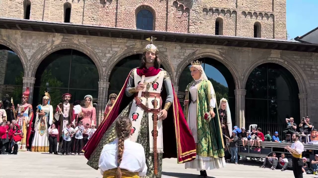 Ball dels gegants de Montcada i Reixac - 80è aniversari dels gegants de Ripoll