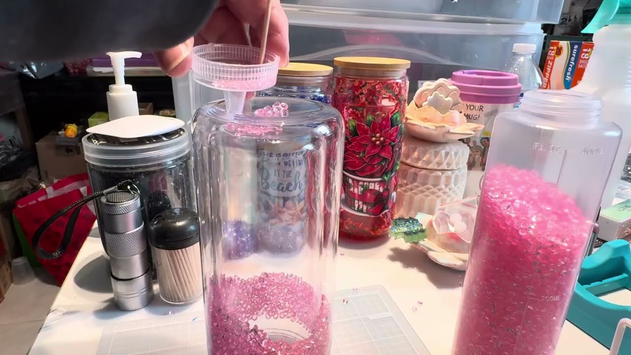Hello Kitty Cafecito snow globe tumbler #snowglobetumbler #snowglobe #tumbler 