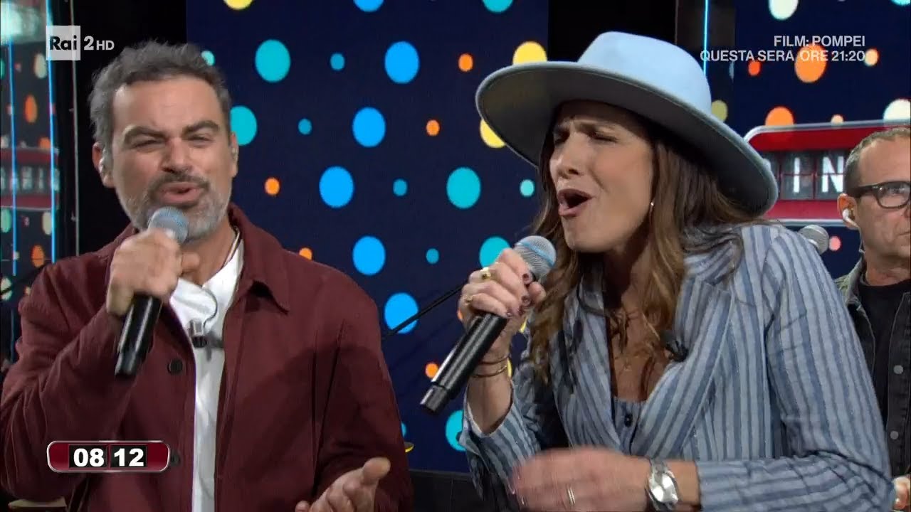 Simona Bencini e Andrea Perroni cantano 