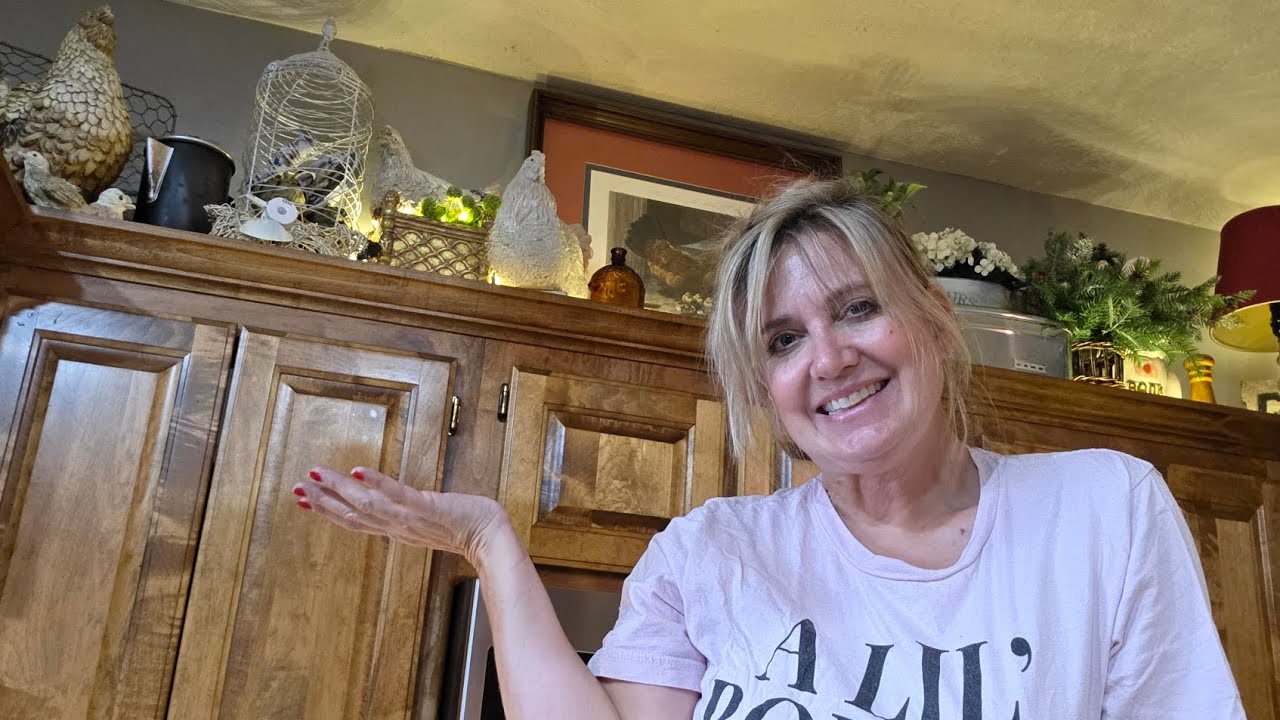 New Year Refresh: Redecorated the top of my kitchen cabinets, redecorated my dining table, and more!