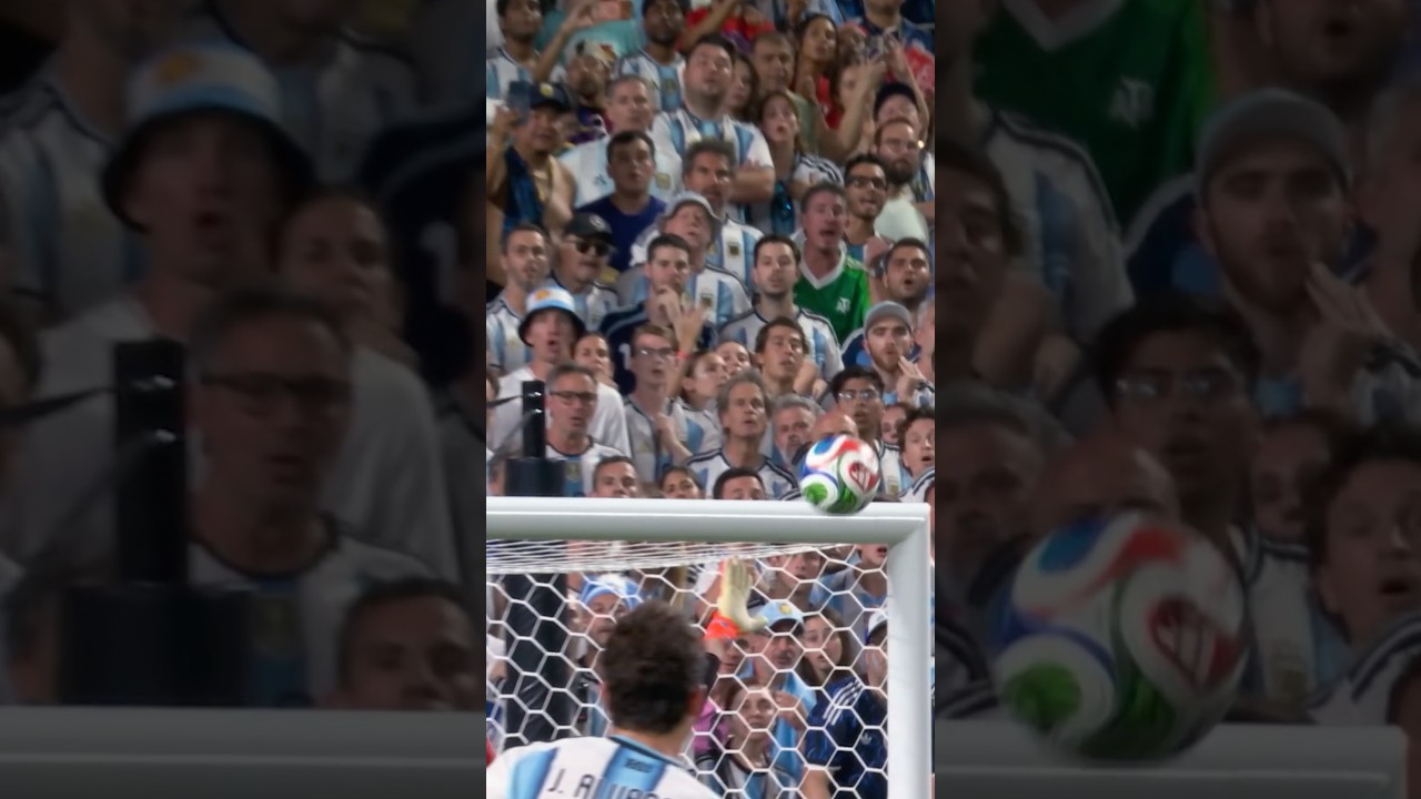 Juli&aacute;n &Aacute;lvarez scores the comeback goal for Argentina against Switzerland. #FIFAWorldCupOnYT