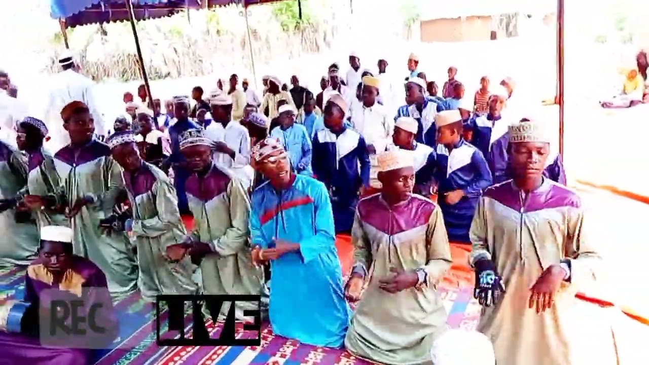 Hayaul islamiya masiwani ndugumnan wanafunzi wa sheghe Nassoro wakifanya matibuzi kirare tanga 