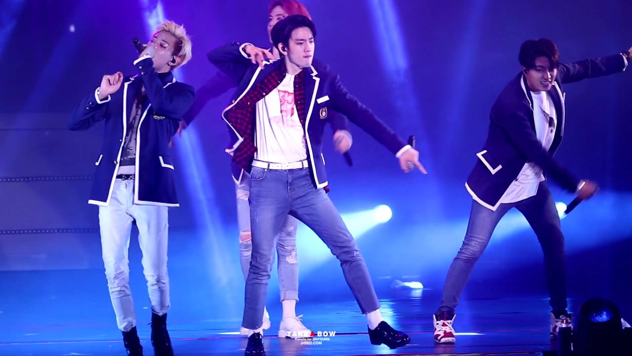 [FANCAM] 160618 FLY IN GUANGZHOU HOMERUN (Jinyoung focus)
