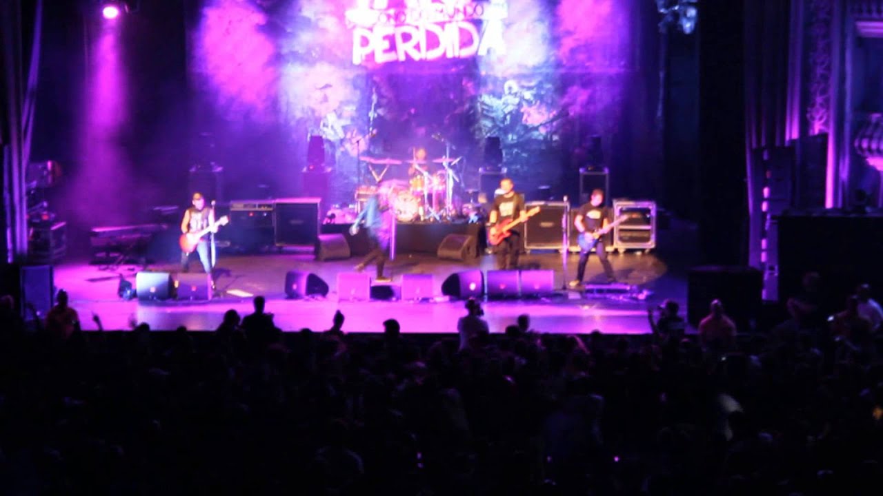 Tara Perdida Inicio do Espetáculo Coliseu 2013 - O Que É Que Eu Faço Aqui -