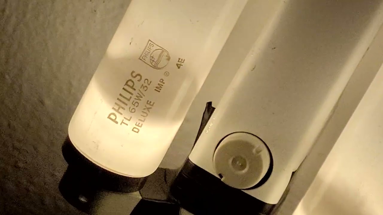 EOL Fluorescent Tubes Burn Out Philips TL65W  Deluxe 32 