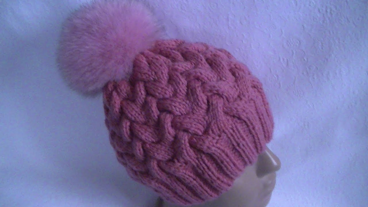 Knitting a hat with a pattern 