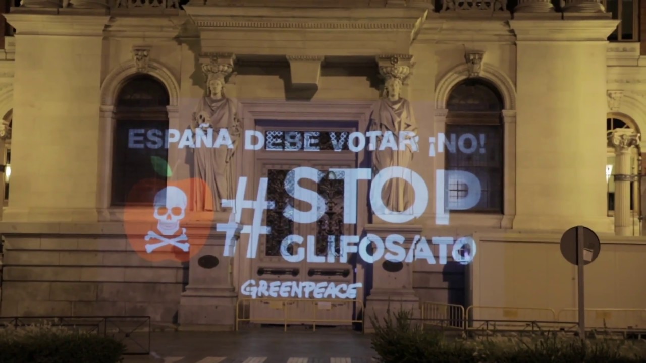 Proyectamos en la fachada del Ministerio de Agricultura #StopGlifosato