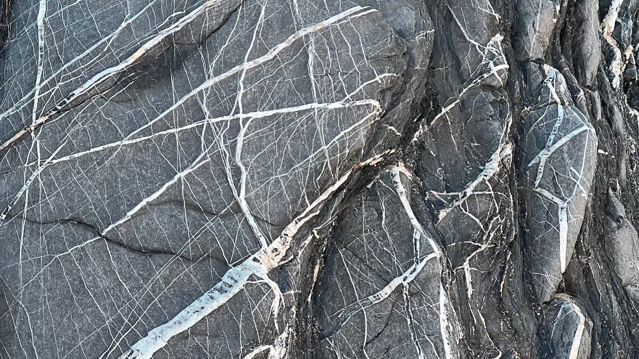 040 - NOV25