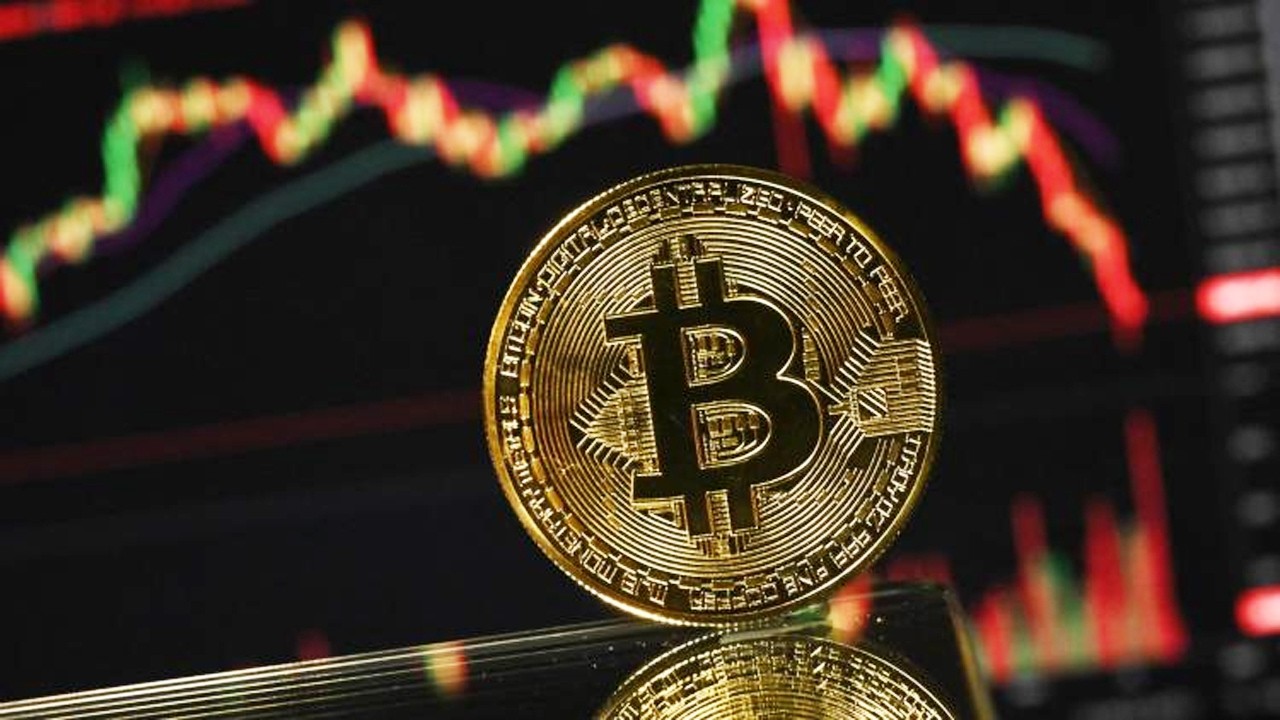 Bitcoin : comment peut-on expliquer la chute de la valeur de la reine des cryptomonnaies ?