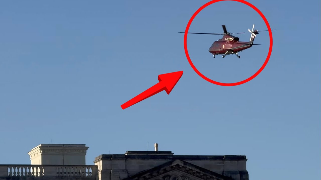 Royal Helicopter Touchdown at Buckingham Palace - Police Stand Ready Exit