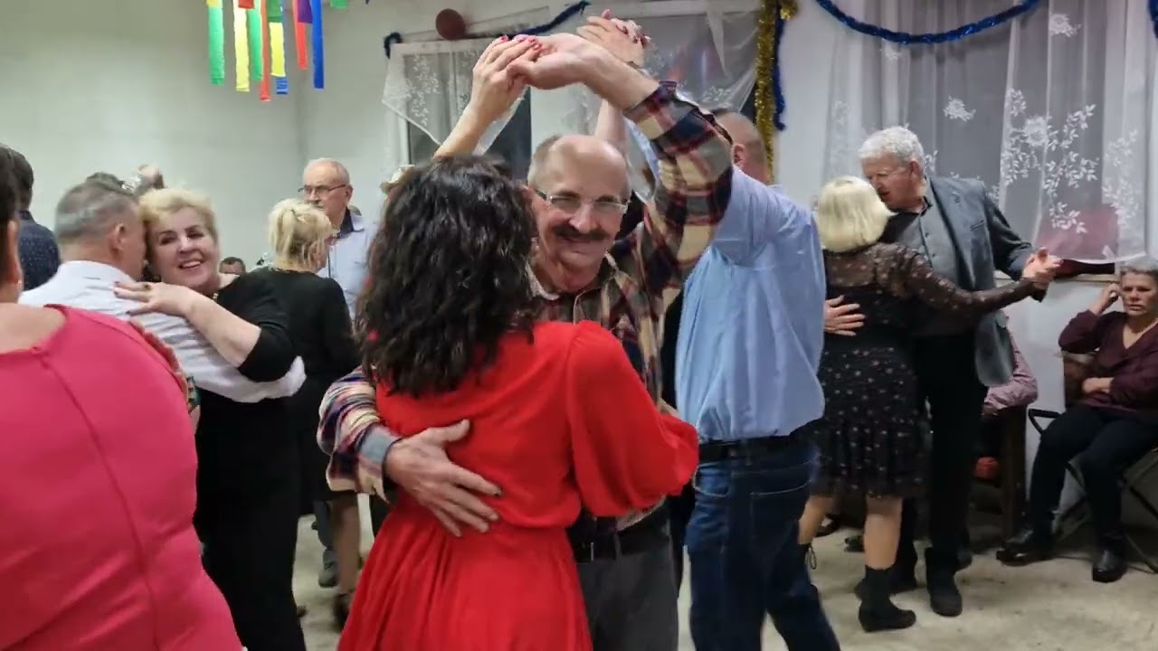 A ja myślę gdzie ta babcia która ma 40 lat!