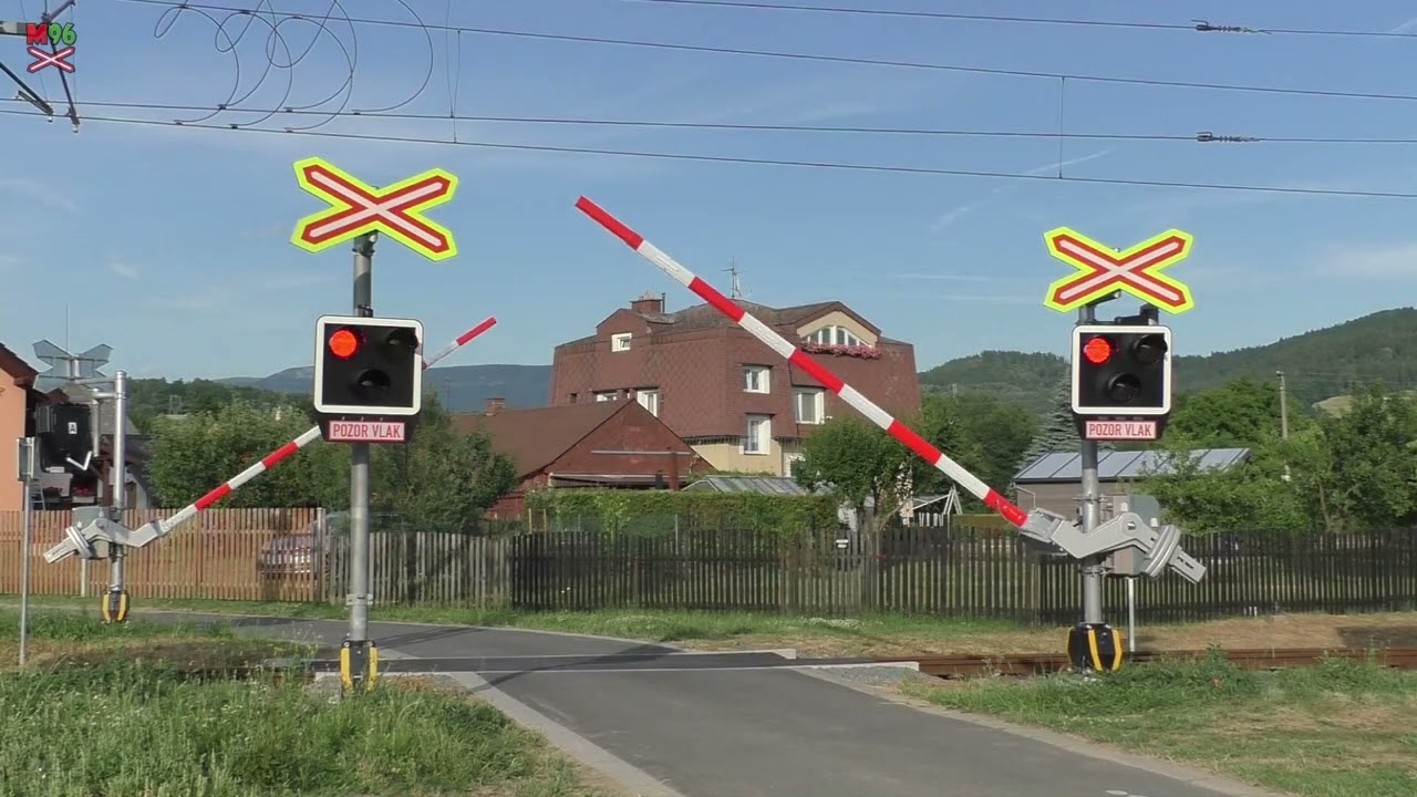 Železniční přejezd Rapotín #1 [P9155] - 5.7.2025 / Czech railroad crossing