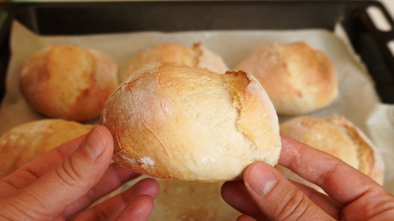 Easy Crusty French Bread Rolls with poolish| Simple method| Bake With Me🥰