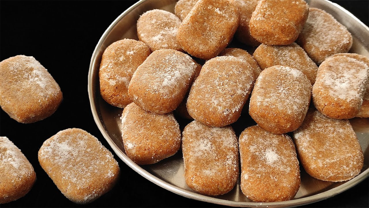 घर पर बड़े ही आसान तरीके से बनाए एकदम परफेक्ट मथुरा के पेड़े | Mathura Peda Recipe