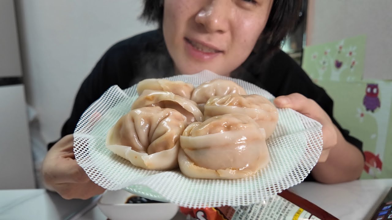 빨간맛으로 가득한 매콤한 으른여자의 브이로그 아즈아~! (라면먹방 엽땡식닭다리탕 김치만두 고메중화짬뽕 폭설)