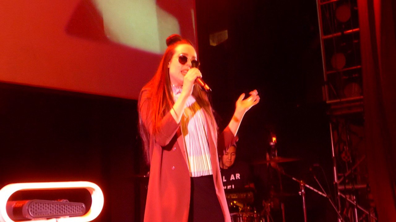 Allie X 