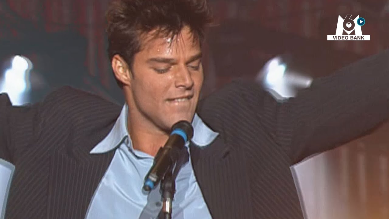 Ricky Martin chante 
