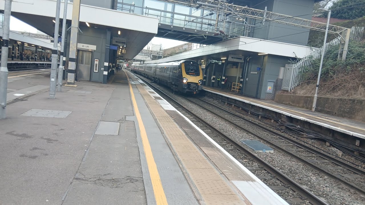 Amazing afternoon at coventry including 221116 350s 390136 220s 221s 390s 807s 805s and 196s 1.3.26