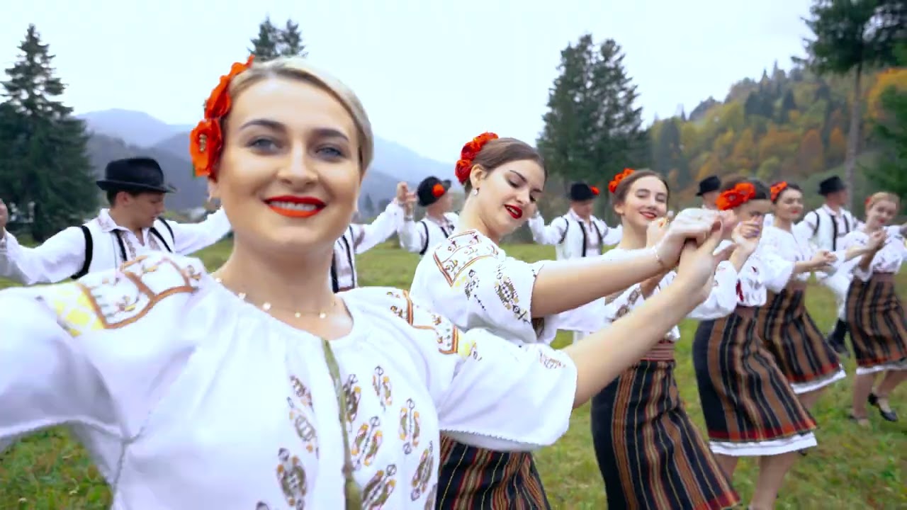 Ansamblul de dans popular Hora Mare, Horă și Bătută ca la Manta