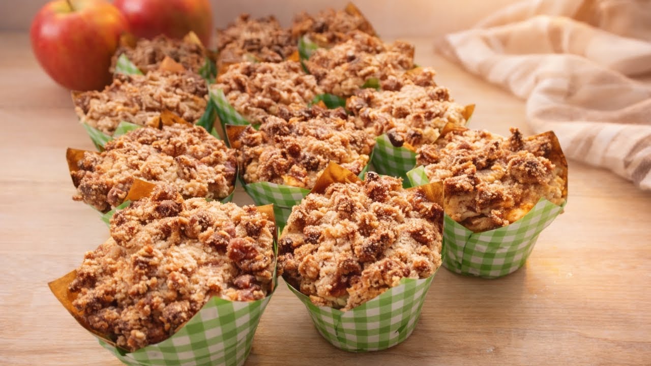 Apple Crumble Muffins (Sugar-Free) | Art of Pastry Kitchen