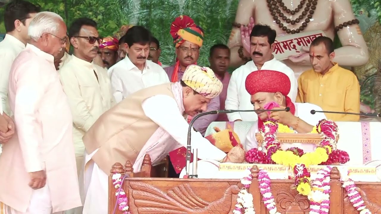 177. म. प्र. के मुख्यमंत्री श्री मोहन जी यादव ने संत श्री कमल किशोरजी नागर के दर्शन लाभ प्राप्त किये
