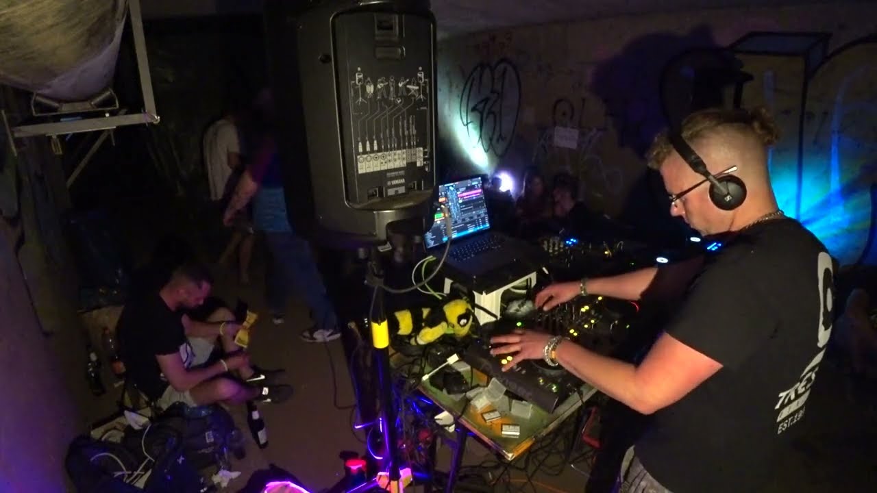 5tesOG @ [BuNkEr PArtY- HeNdriKS fOrTiETH BirThDaY