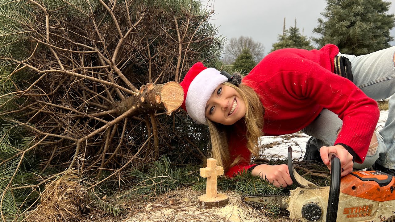 Chainsaw Carving My Christmas Tree