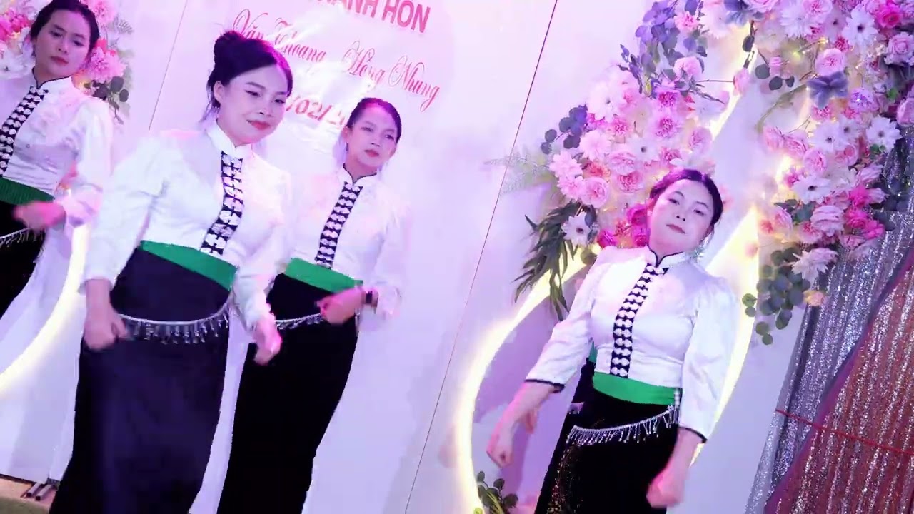 VŨ ĐIỆU AI ÀI AI - ĐỘI MÚA BAN ĐÊM THỂ HIỆN TRONG LTH VĂN THOANG &  HỒNG NHUNG TẠI BẢN LY XÔM - CS