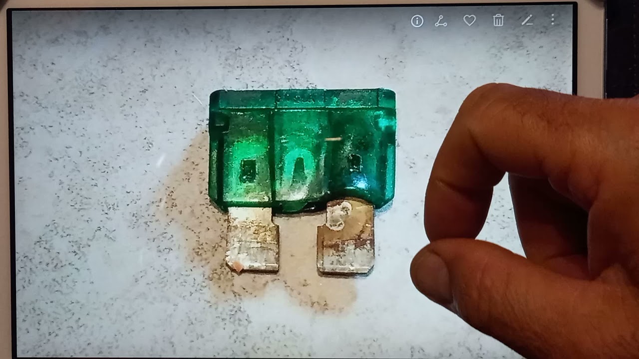 20. PELIGRO. Incendio conexionado alimentacion 12V frigorifico trivalente. Cómo evitar?Autocaravana.