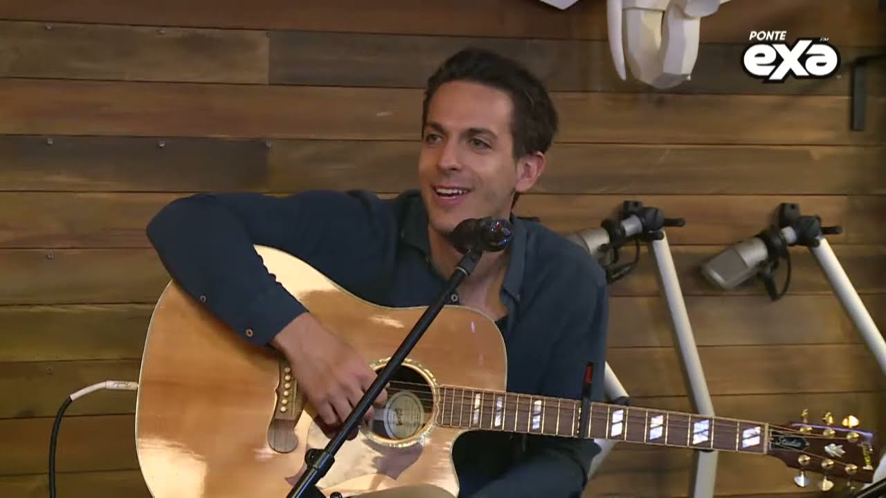 DVICIO interpreta en acústico Casi humano + Valeria + Te pienso a cada hora