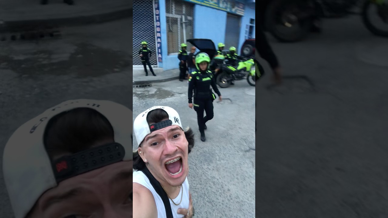 Mi reacci&oacute;n frente a un requisa policial, monkey es libre 🐵👮🏽🚨👮🏻&zwj;♀️ #monkeywhite #reaccion