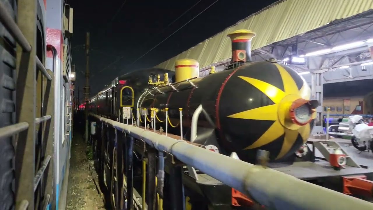 Ahmedabad jn departure || 12267 mmct-hapa Duranto exp #12267 #durantoexpress #trainannouncement
