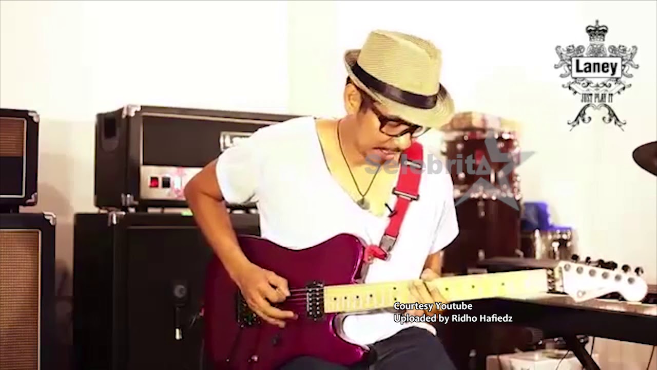 Ridho Hafiedz a.k.a Ridho Slank Koleksi Gitar Hingga 49 Buah | Selebrita Siang