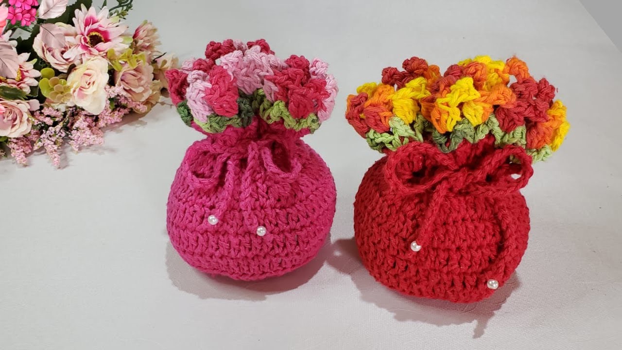 Peso de porta tulipas em crochê