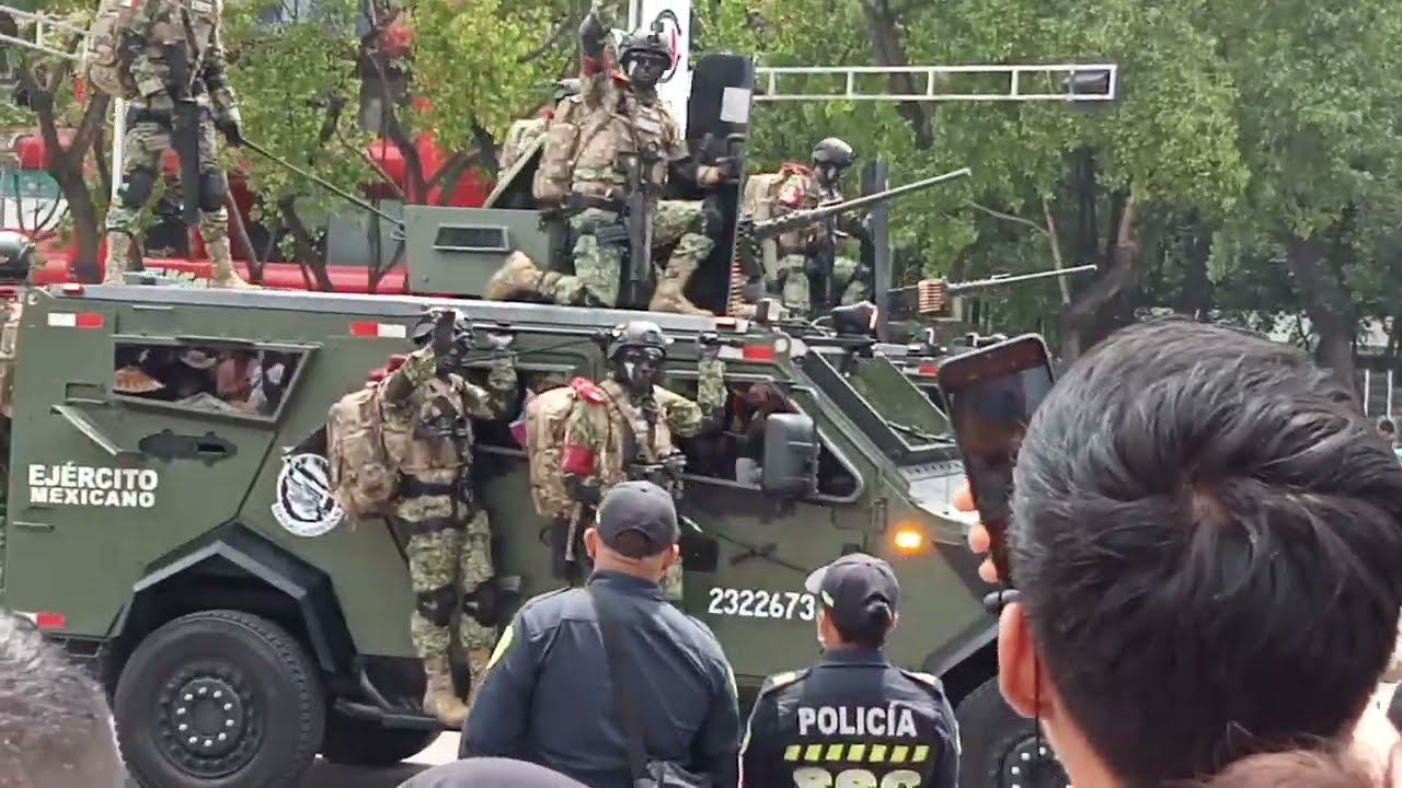 Desfile Militar México 2023 Brigada de Fusileros Paracaidistas del Ejército