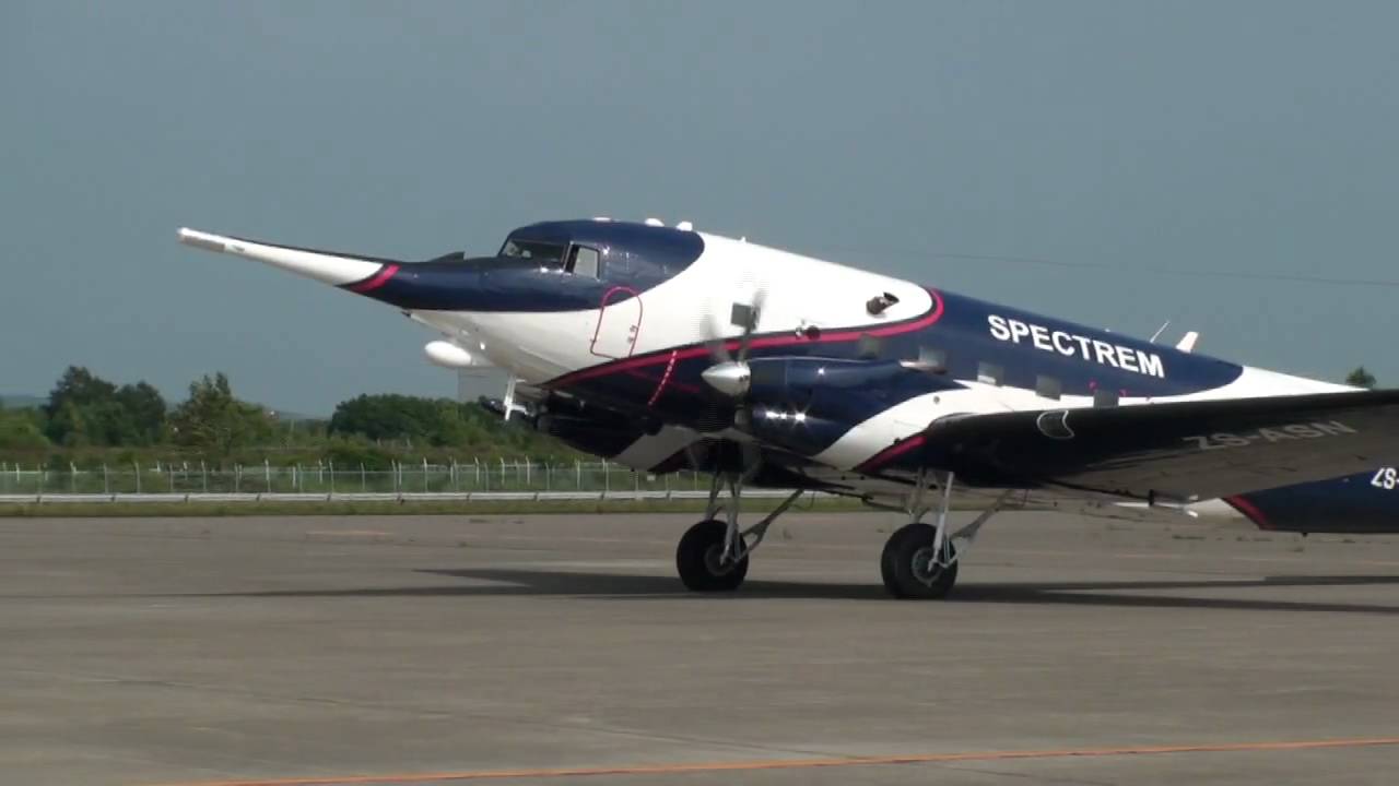 BT-67（ZS-ASN)　Basler　at  Chitose airport  15Aug2009