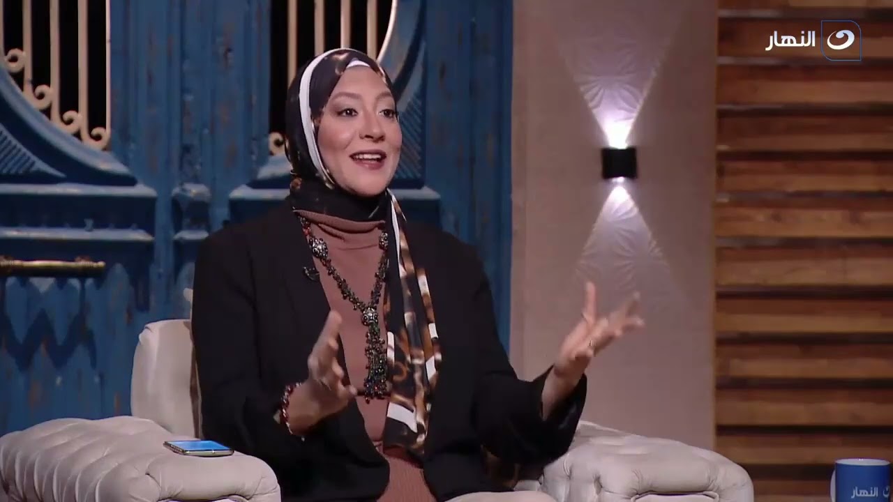 لكل البنات .. إزاى تعرفى إن الشخص اللى قدامك جاد أو بيتسلى  .. علامة واضحة وسؤال صريح  ؟!