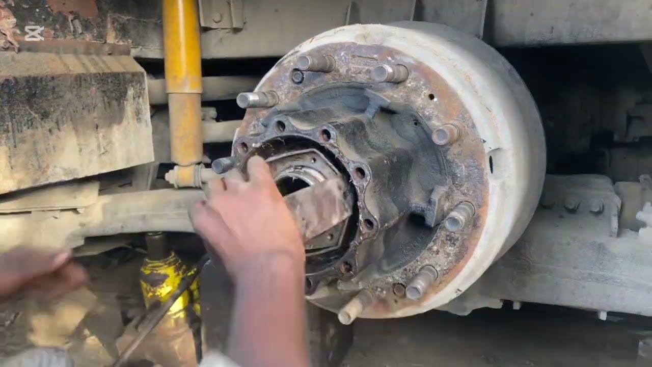 Wheel service heavy duty bus #grease#bus#mechanic 